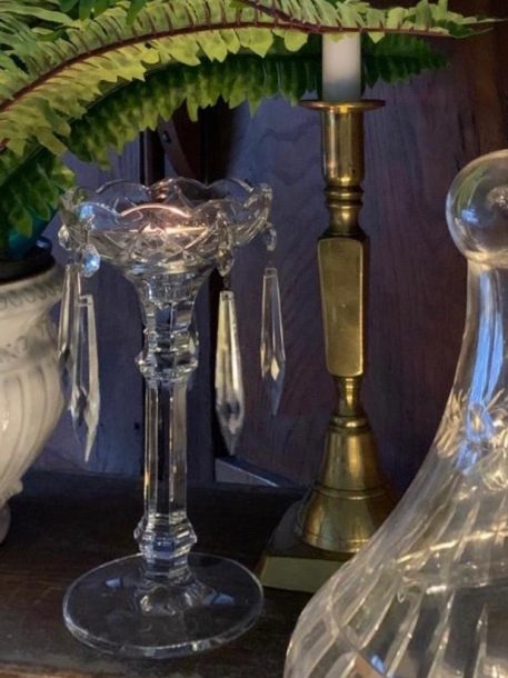 A Pair of Victorian Clear Cut Glass Lustres With Scalloped Top - Image 7