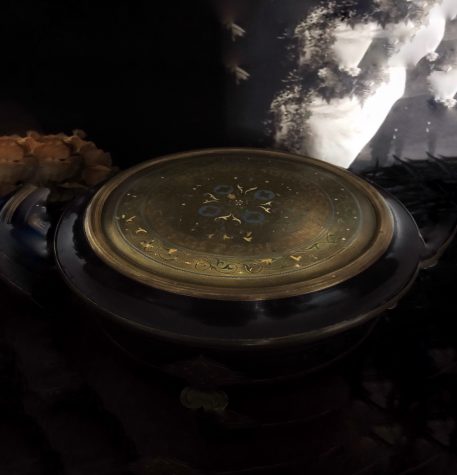 A 19th Century (1880/1890) French Ebony and Brass Circular Casket / Box - Image 9