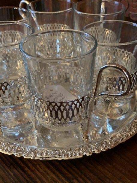 A set of 6 Toddy Glasses and Silver-plated Circular Gallery Tea Tray - Image 4