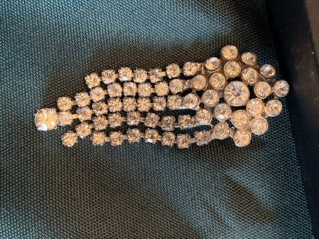 An Attractive and Stylish Paste Waterfall Brooch - Image 2