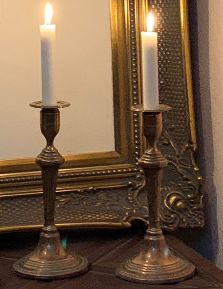 A pair of 18th Century Seamed Bell Metal Candlesticks, on Circular Bases - Image 7