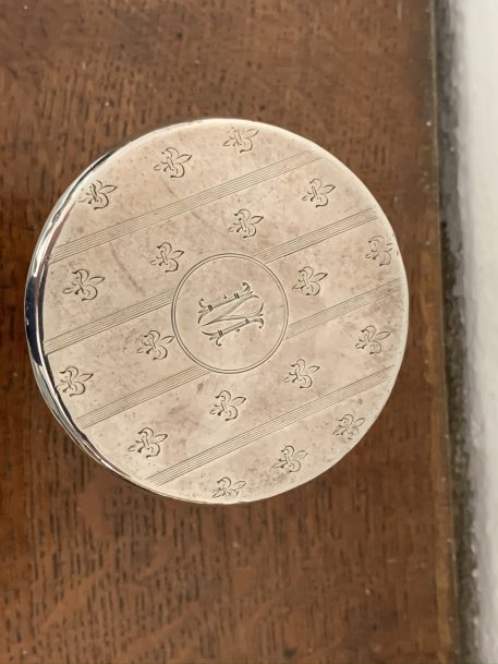 A Fine Antique Silver Scent Bottle and Round Glass Vanity Jar with Silver lid - Image 9