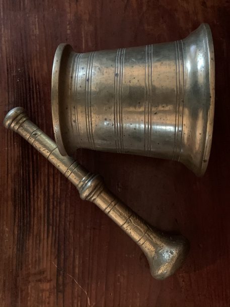 Antique Brass Apothecary Pestle and Mortar Pharmacy/Chemist Display - Image 2
