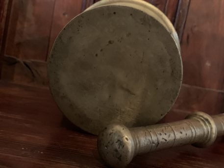 Antique Brass Apothecary Pestle and Mortar Pharmacy/Chemist Display - Image 5
