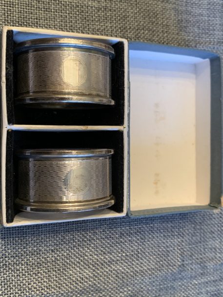A Boxed Pair of Art Deco Silver Napkin Rings, Birmingham 1950 - Image 9