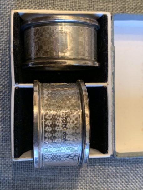 A Boxed Pair of Art Deco Silver Napkin Rings, Birmingham 1950 - Image 8