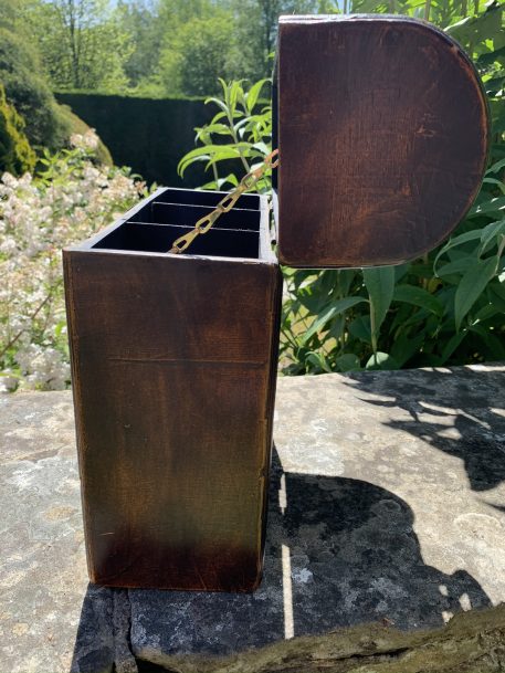 A Retro Three Bottle Wooden Hinged Lid Wine Carrier - Image 3