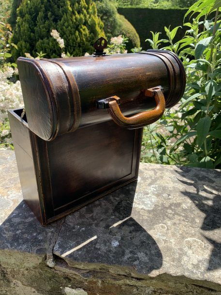 A Retro Three Bottle Wooden Hinged Lid Wine Carrier - Image 2