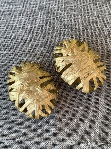 Two Gold Coloured Decorative Items Shaped like Twine - Image 6