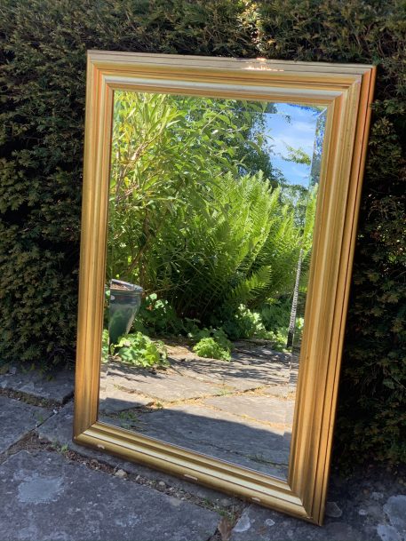 An Attractive Large Gilt Bevelled Mirror In The Classic Style - Image 2