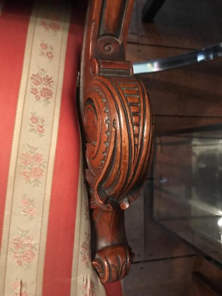 An Antique Victorian Ladies Walnut spoon back chair - Image 10