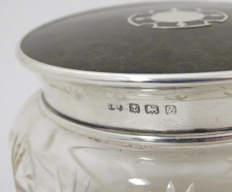 A cut glass vanity pot with Silver and Tortoiseshell lid - Image 3