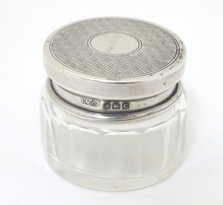 A small glass vanity jar with silver lid, hallmarked Birmingham 1927 - Image 3