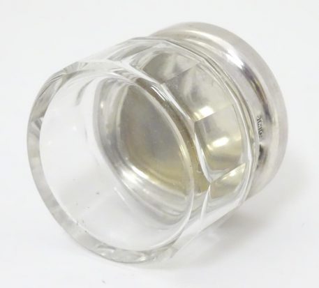 A small glass vanity jar with silver lid, hallmarked Birmingham 1927 - Image 2