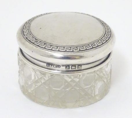 A cut glass vanity jar with silver lid, hallmarked 1922 by S. Blanckensee & Son Ltd. - Image 2