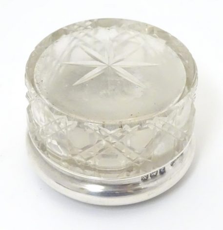 A cut glass vanity jar with silver lid, hallmarked 1922 by S. Blanckensee & Son Ltd. - Image 5