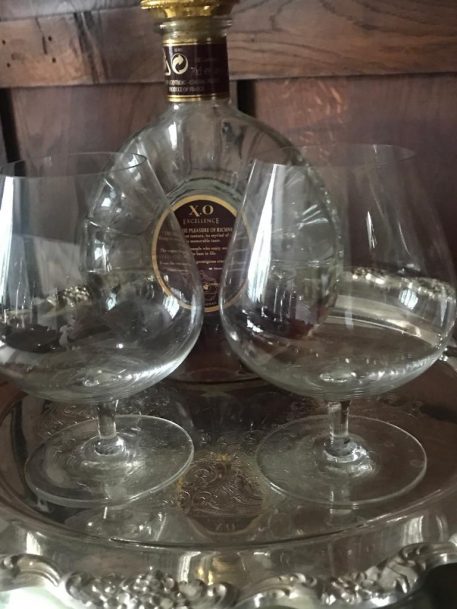 A Set of Eight Brandy or Cognac Balloon Glasses - Image 3