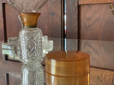 An Art Deco Cut Glass Scent Bottle with Faux Tortoiseshell Top - Image 7