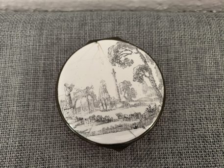 An Antique Bilston Enamel Circular Box decorated with a Classical Landscape Lid - Image 2