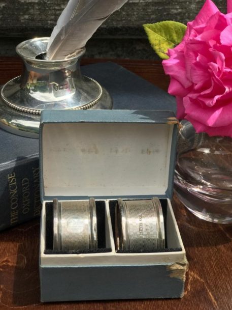 A Boxed Pair of Art Deco Silver Napkin Rings, Birmingham 1950 - Image 2