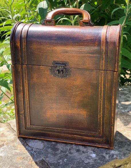 A Retro Three Bottle Wooden Hinged Lid Wine Carrier