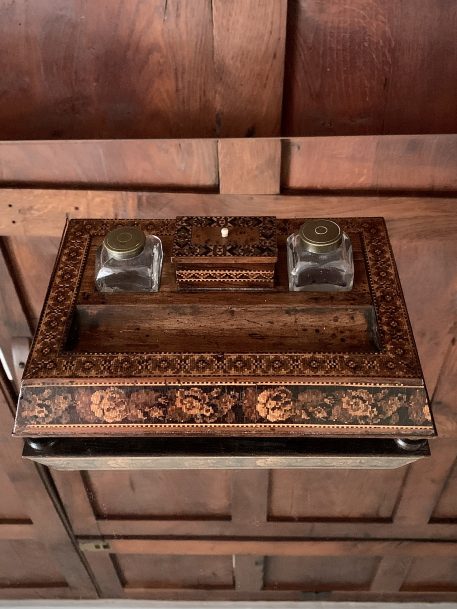 A Tunbridge Ware Marquetry and Parquetry Two Bottle Inkstand in Good Condition - Image 9