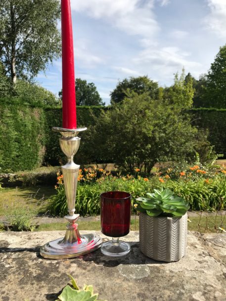 A set of 24 Vintage French Luminarc Arcoroc Cavalier Ruby Red Sherry Liqueur Glasses with Clear Stems - Image 3