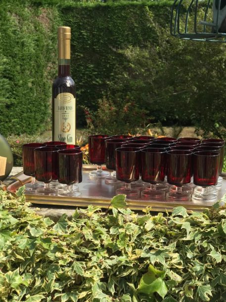 A set of 24 Vintage French Luminarc Arcoroc Cavalier Ruby Red Sherry Liqueur Glasses with Clear Stems - Image 4