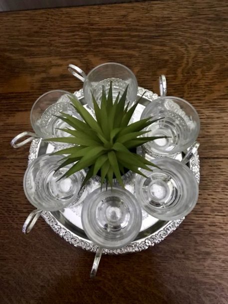A set of 6 Toddy Glasses and Silver-plated Circular Gallery Tea Tray - Image 3