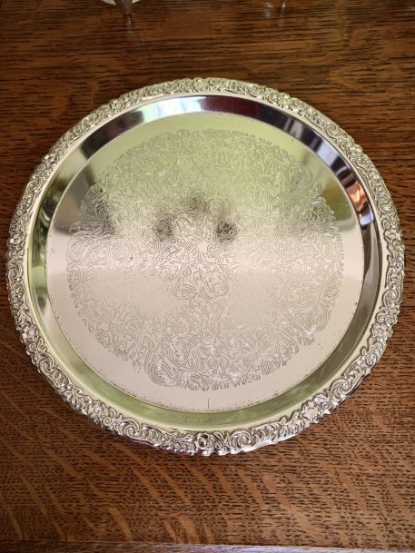 A set of 6 Toddy Glasses and Silver-plated Circular Gallery Tea Tray - Image 9