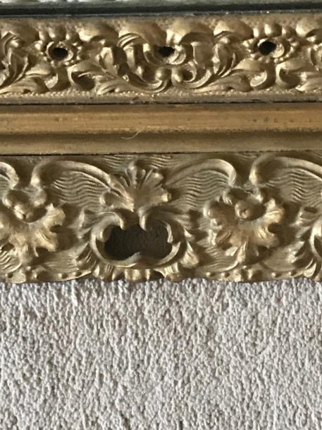 An Ornate Antique Gilt Mirror with Bevelled Glass in Good Condition - Image 8