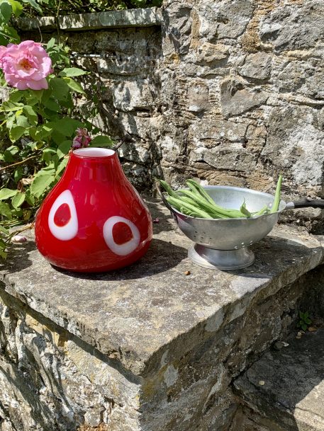 Double Cased 'Pop Art' Teardrop Shape Vase in Red Glass with White Abstract Circles - Image 5