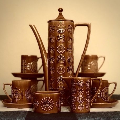 A Totem Coffee Service by Susan Williams-Ellis for Port Meirion Pottery - Image 2