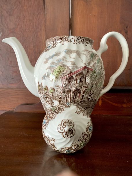 Vintage Johnson Brothers Heritage Hall French Provincial Coffee Pot - Image 7