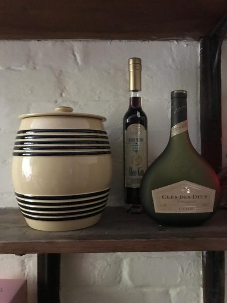 Attractive and Rare Dutch Biscuit Barrel by Petrus Regout - Image 5