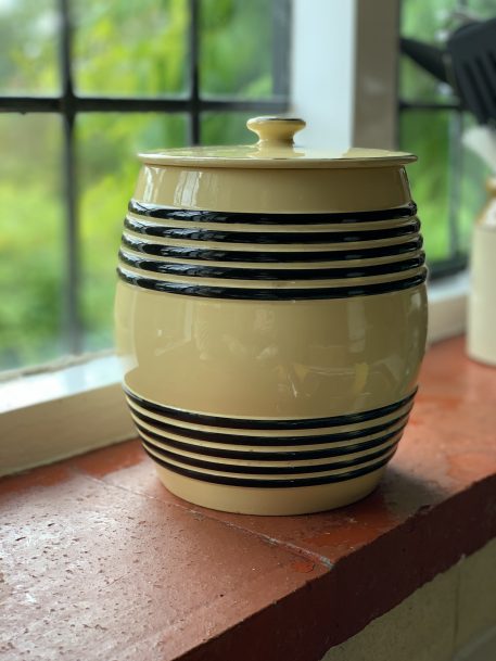 Attractive and Rare Dutch Biscuit Barrel by Petrus Regout