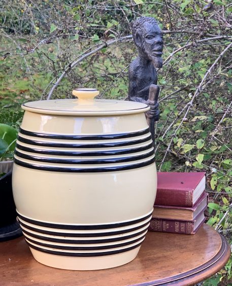 Attractive and Rare Dutch Biscuit Barrel by Petrus Regout - Image 7