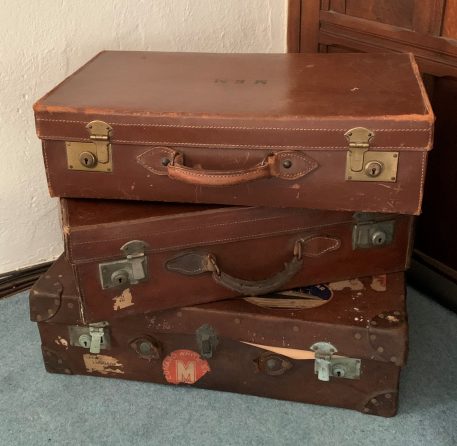 A Trio of Vintage Leather Suitcases - Image 12