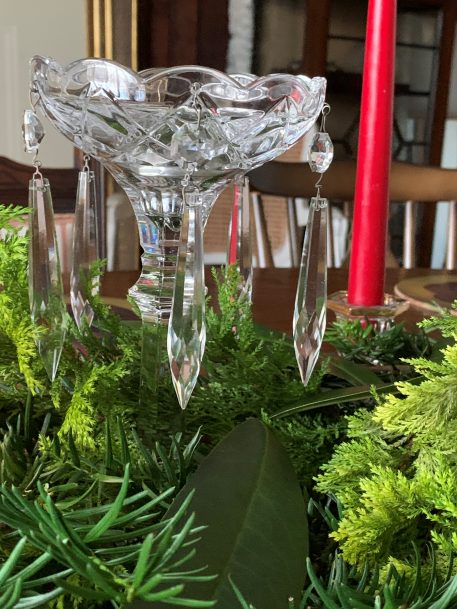 A Pair of Victorian Clear Cut Glass Lustres With Scalloped Top - Image 4