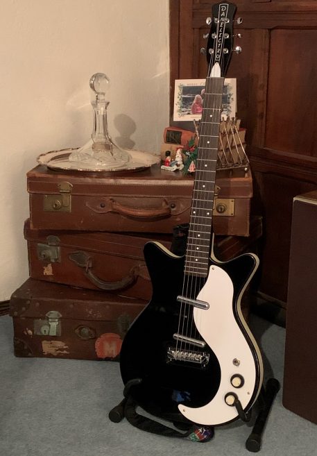 A Trio of Vintage Leather Suitcases - Image 11