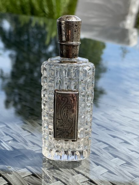 An Elegant Silver Mounted Cut Glass Perfume Bottle - Image 7