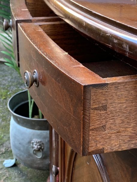 Regency style mahogany bowfront serving cabinet - Image 7