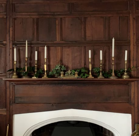 A lovely pair of early 19th Century Brass Candlesticks on square bases - Image 8
