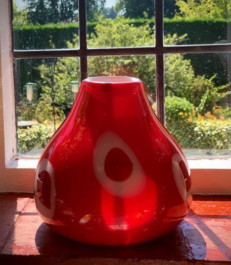 Double Cased 'Pop Art' Teardrop Shape Vase in Red Glass with White Abstract Circles - Image 2